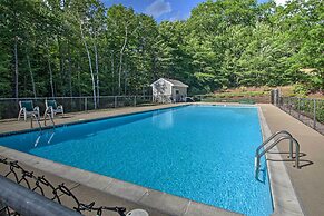 Mtn Views, On-site Trails! Spacious Bartlett Home