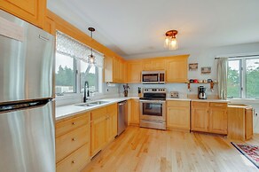 Mtn Views, On-site Trails! Spacious Bartlett Home