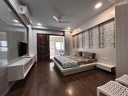 HomiStay - 3BHK
