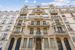 Cozy 1BR near Champ de Mars & Seine