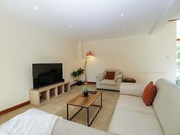 Heathcliffe House