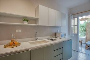 Agrius - Elegant Studio & Balcony in Batroun