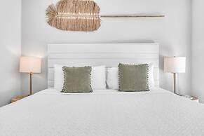 Luxe Condos - Miami Design District