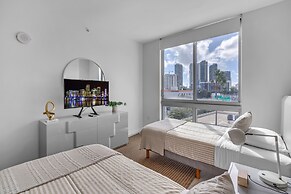 Luxe Condos - Miami Design District
