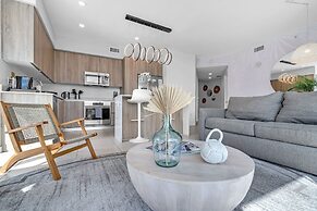Luxe Condos - Miami Design District