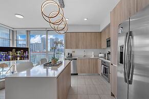 Luxe Condos - Miami Design District