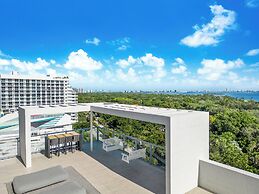 Luxe Condos - Miami Design District