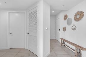 Luxe Condos - Miami Design District