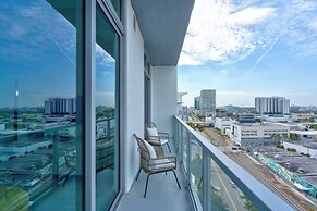 Luxe Condos - Miami Design District