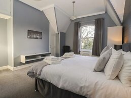 Ten Gables