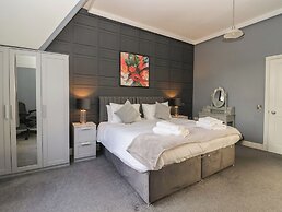 Ten Gables