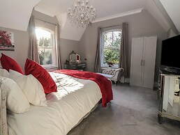 Ten Gables