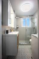 Cozy 2BR Near Metro Acropolis View