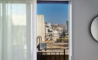 Cozy 2BR Near Metro Acropolis View