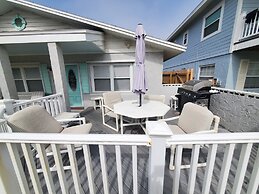 Beach Cottage on C Street
