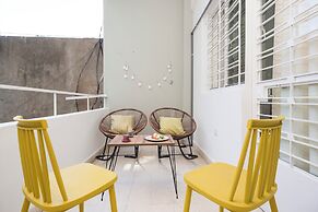 Boho-Chic Cozy 2BR - Apt & Balcony in Mar Mikhael