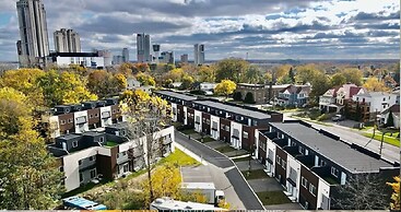 Bentley Commons Fallsview Towns