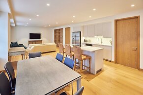 Host Stay Thames Apartment