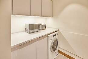 Host Stay Thames Apartment