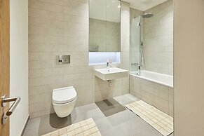 Host Stay Thames Apartment