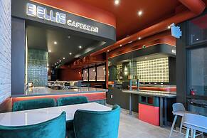 Nomas Hotel
