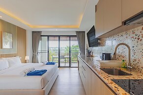 1BR Condo Pool 5min Walk to Beach C131