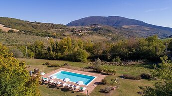Hilltop Apartment With Swimming Pool