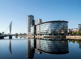 Riverside House by UTDM