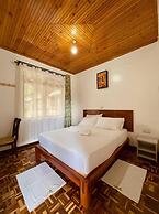 Lux Suites Hostpoa Airbnb's Eldoret