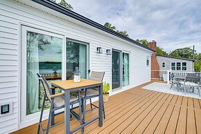 Premier Lakefront Paradise Cozy Thompson Retreat