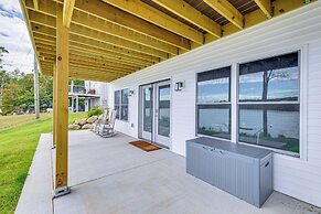 Premier Lakefront Paradise Cozy Thompson Retreat