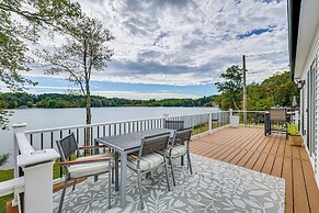 Premier Lakefront Paradise Cozy Thompson Retreat