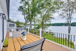 Premier Lakefront Paradise Cozy Thompson Retreat