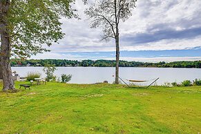 Premier Lakefront Paradise Cozy Thompson Retreat
