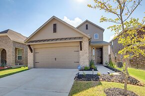 Yard & Office: Spacious Family Home in Forney