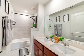 Yard & Office: Spacious Family Home in Forney