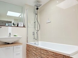Penthouse @46zinc - Headland View