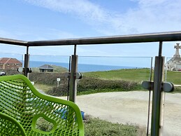 Penthouse @46zinc - Headland View