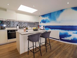 Penthouse @46zinc - Headland View