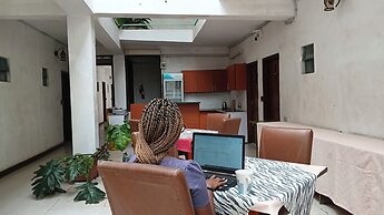 Sadili Oval B & B