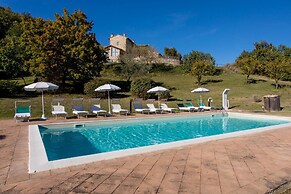Studio Apartment in a Farmhouse With Swimming Pool