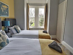 Roselyn House