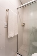 Aurora - Prédio novíssimo e completo no coração do Centro, com piscina