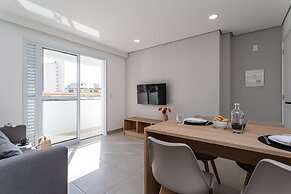 Aurora - Prédio novíssimo e completo no coração do Centro, com piscina