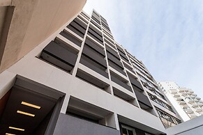 Aurora - Prédio novíssimo e completo no coração do Centro, com piscina