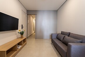 Aurora - Prédio novíssimo e completo no coração do Centro, com piscina