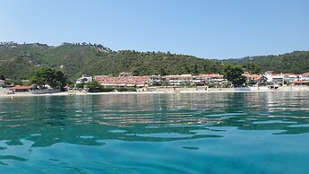 leonidas apartments and suites