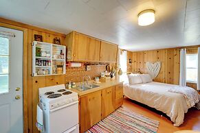 Walk to Beach Access! Chic Port Austin Studio