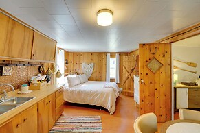 Walk to Beach Access! Chic Port Austin Studio