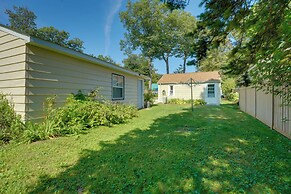 Walk to Beach Access! Chic Port Austin Studio